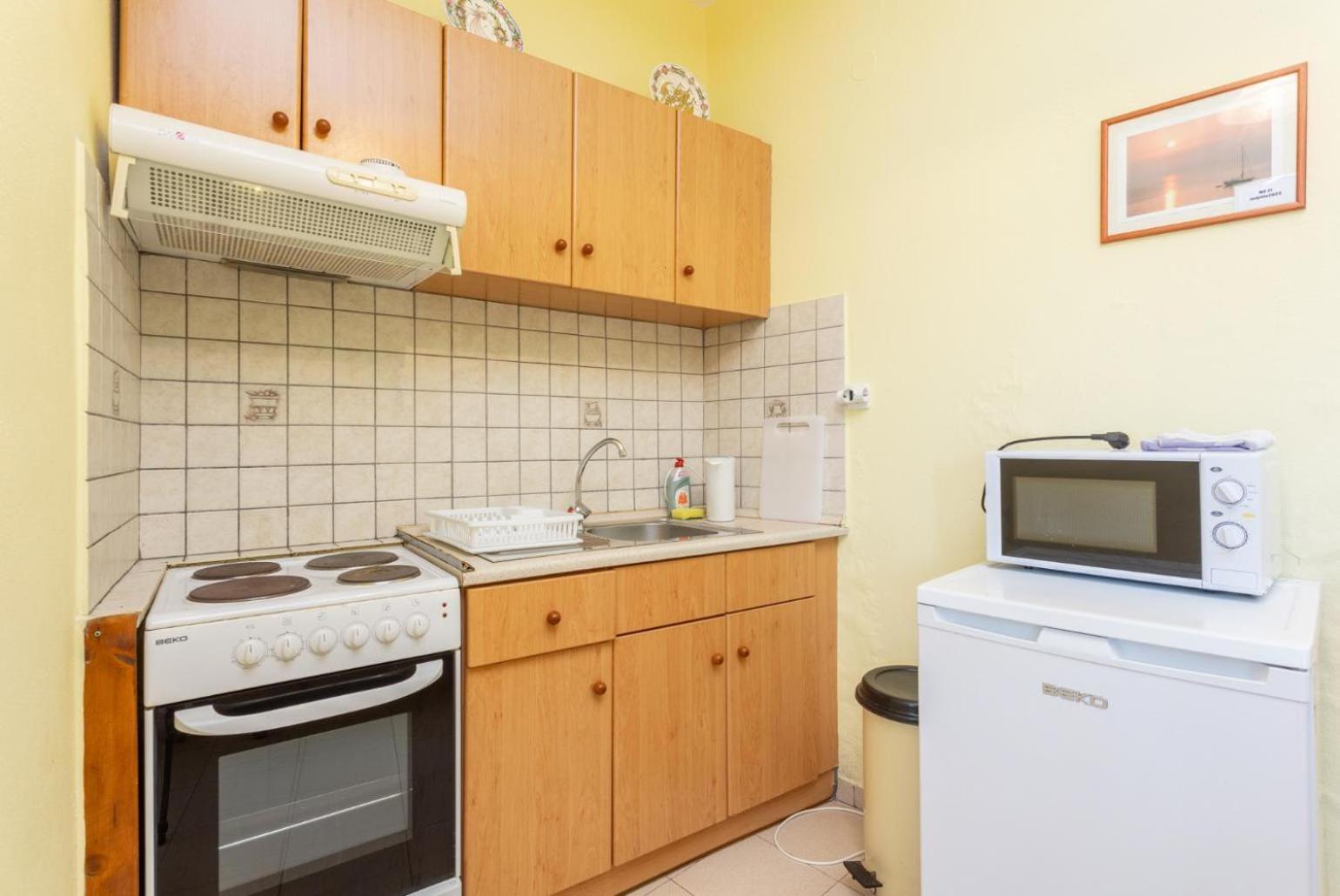 Dolphin Studio Apartment Tranakatika Exterior photo